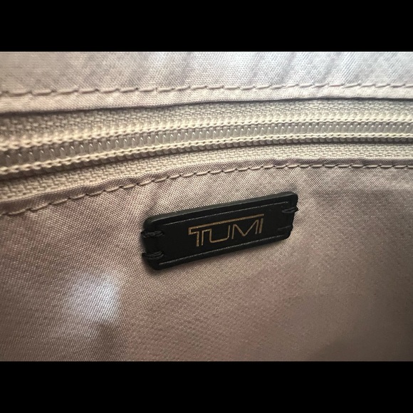 Tumi Nylon Brief - Picture 8 of 8